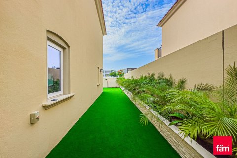Villa en Dubai, 3 dormitorios, 325 m², № 137528 - foto 12