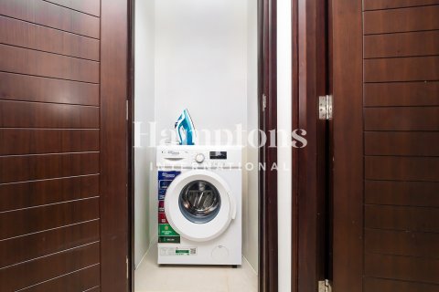 Apartment in Downtown Dubai (Downtown Burj Dubai), Dubai 2 bedrooms, 108.00902780 sq.m. № 102415 - photo 7