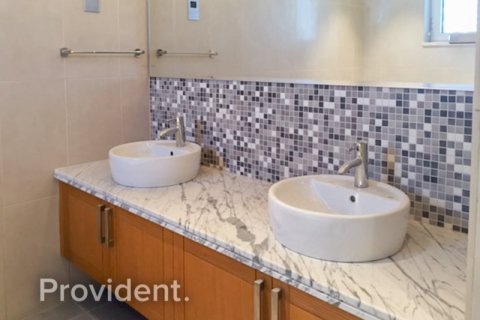 Villa en Jumeirah Park, Dubai, 3 dormitorios, № 2613 - foto 16