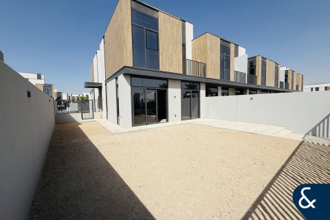 Villa en Mudon, Dubai, 4 dormitorios, 245 m², № 91434 - foto 2