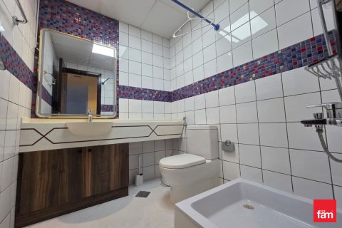 Снять в аренду квартиру в Дубае: 3 спальни, 158.2м², № 42077 - фото 10