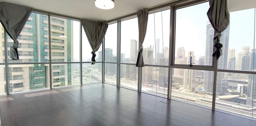 Квартира в Дубае, 3 спальни, 158.2м², № 42077