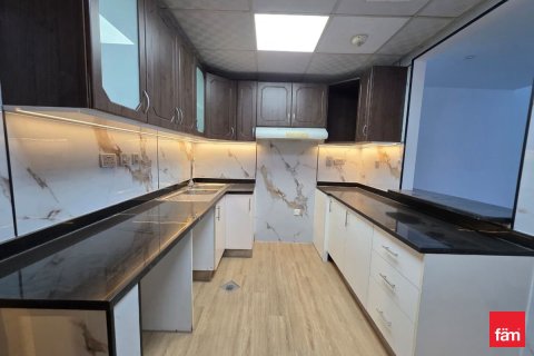 Снять в аренду квартиру в Дубае: 3 спальни, 158.2м², № 42077 - фото 7