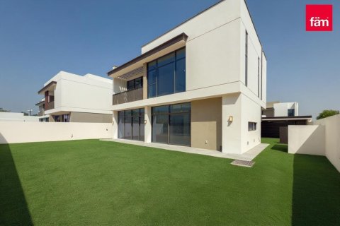 Villa en Al Furjan, Dubai, 4 dormitorios, 587.7 m², № 50080 - foto 1
