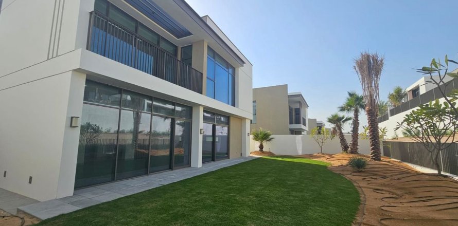 Villa in Al Furjan, Dubai 4 bedrooms, 587.7 sq.m. № 50080