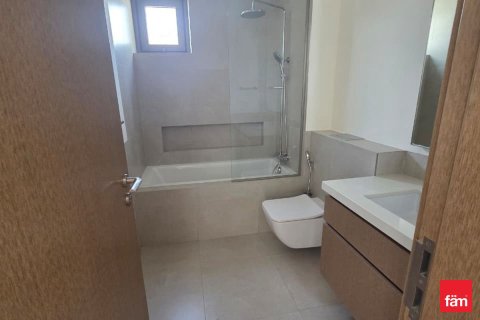 Villa in Al Furjan, Dubai 4 bedrooms, 587.7 sq.m. № 50080 - photo 11