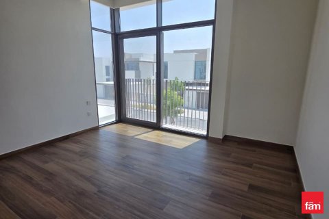 Villa in Al Furjan, Dubai 4 bedrooms, 587.7 sq.m. № 50080 - photo 2