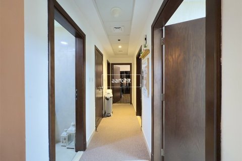 Apartment in Al Furjan, Dubai 2 bedrooms, 121.7 sq.m. № 43191 - photo 7