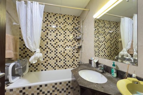 Apartment in Al Furjan, Dubai 2 bedrooms, 121.7 sq.m. № 43191 - photo 10