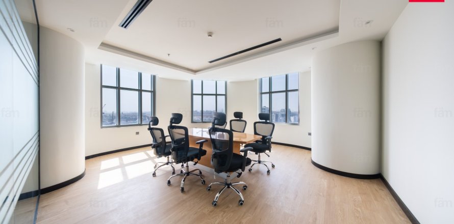 Oficina en Dubai, 192.8 m², № 84731