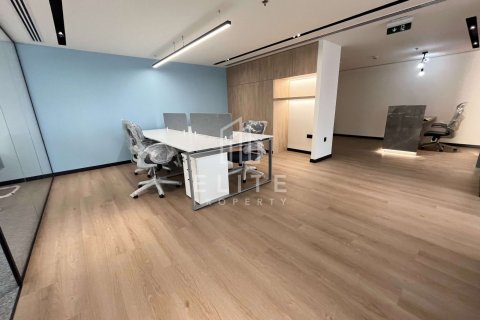 Office in Jumeirah Lake Towers, Dubai 112 sq.m. № 38872 - photo 1