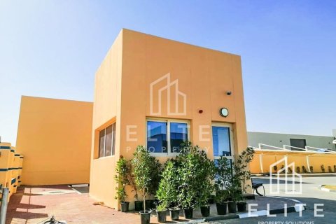 Warehouse in Dubai 8288 sq.m. № 38870 - photo 4