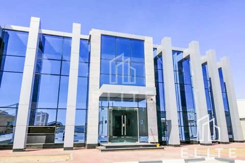 Warehouse in Dubai 8288 sq.m. № 38870 - photo 7