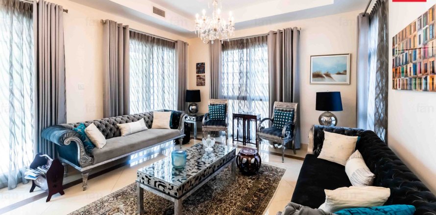 Villa à Dubai, 5 chambres, 755.9 m², № 52113