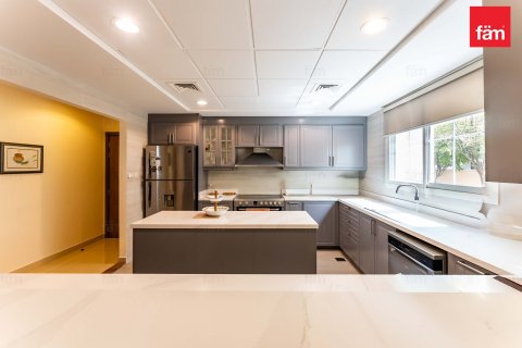 Villa en Dubai, 5 dormitorios, 755.9 m², № 52113 - foto 10