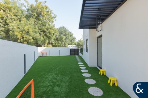 Купить виллу в Арабиан Ранчес, Дубай: 4 спальни, 390м², № 75485 - фото 20