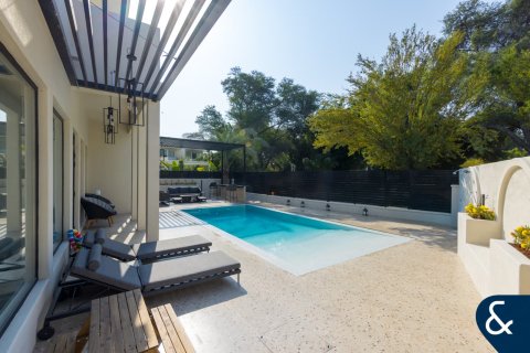 Купить виллу в Арабиан Ранчес, Дубай: 4 спальни, 390м², № 75485 - фото 21