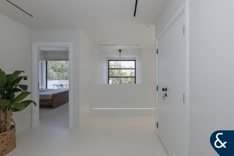 Купить виллу в Арабиан Ранчес, Дубай: 4 спальни, 390м², № 75485 - фото 19