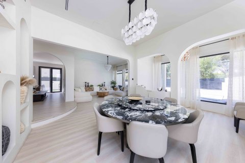 Купить виллу в Арабиан Ранчес, Дубай: 4 спальни, 390м², № 75485 - фото 6