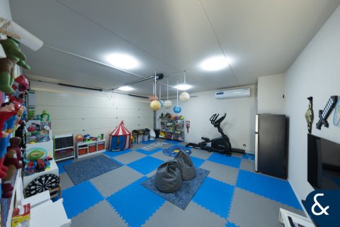 Купить виллу в Арабиан Ранчес, Дубай: 4 спальни, 390м², № 75485 - фото 27