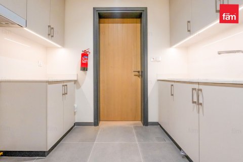 Villa in Dubai 4 bedrooms, 302.1 sq.m. № 76850 - photo 2