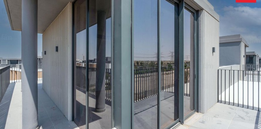 Villa in Dubai 4 bedrooms, 302.1 sq.m. № 76850