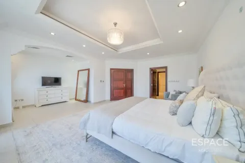 Villa in Palm Jumeirah, Dubai 4 bedrooms, 465 sq.m. № 122562 - photo 11