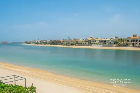 Villa in Palm Jumeirah, Dubai 4 bedrooms, 465 sq.m. № 122562 - photo 17