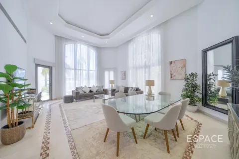 Villa in Palm Jumeirah, Dubai 4 bedrooms, 465 sq.m. № 122562 - photo 3