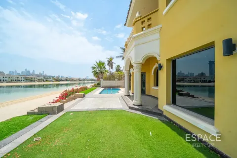 Villa in Palm Jumeirah, Dubai 4 bedrooms, 465 sq.m. № 122562 - photo 18