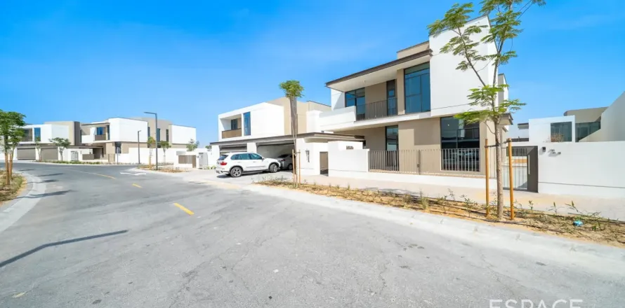 Townhouse in Al Furjan, Dubai 5 bedrooms, 442 sq.m. № 122561