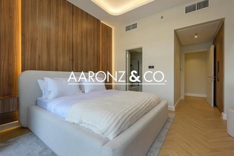 Apartment in DAMAC Hills (Akoya by DAMAC), Dubai 2 bedrooms, 138 sq.m. № 55380 - photo 13