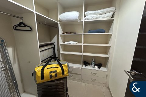 Apartment in Downtown Dubai (Downtown Burj Dubai), Dubai 3 bedrooms, 193 sq.m. № 75801 - photo 18