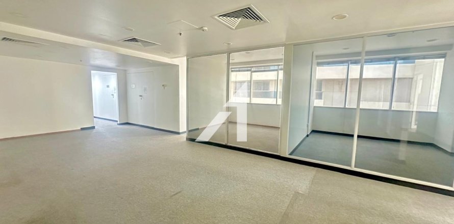 Bureau à Sheikh Zayed Road, Dubai, 228 m², № 101522