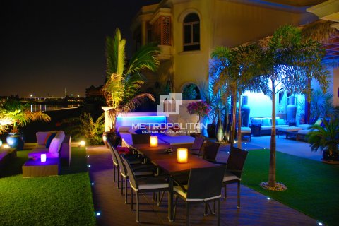 Villa in Garden Homes, Palm Jumeirah, Dubai 4 bedrooms, 557 sq.m. № 8760 - photo 15
