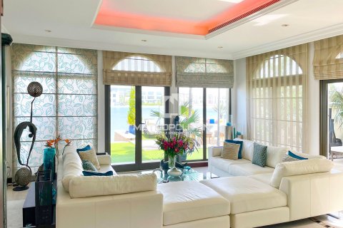 Villa in Garden Homes, Palm Jumeirah, Dubai 4 bedrooms, 557 sq.m. № 8760 - photo 2
