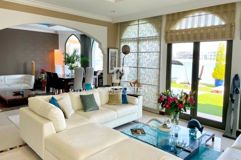 Villa in Garden Homes, Palm Jumeirah, Dubai 4 bedrooms, 557 sq.m. № 8760 - photo 3