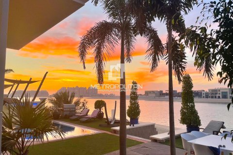 Villa in Garden Homes, Palm Jumeirah, Dubai 4 bedrooms, 557 sq.m. № 8760 - photo 18