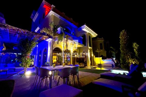 Villa in Garden Homes, Palm Jumeirah, Dubai 4 bedrooms, 557 sq.m. № 8760 - photo 13