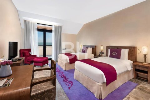 Hotel Apartment in Palm Jumeirah, Dubai 4 bedrooms, 450 sq.m. № 25053 - photo 9