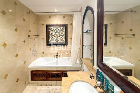 Apartamento en Old Town, Dubai, 1 dormitorio, 90 m², № 44247 - foto 8