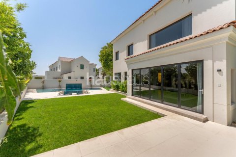 Купить виллу в Джумейра Гольф Эстейтс, Дубай: 5 спален, 562м², № 44246 - фото 5