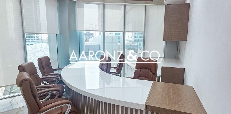 Office in Jumeirah Lake Towers, Dubai 107 sq.m. № 94555