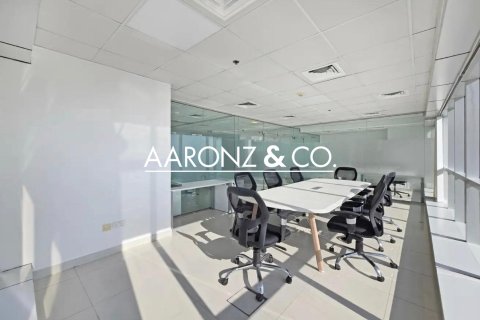 Oficina en Jumeirah Lake Towers, Dubai, 126 m², № 94556 - foto 6