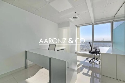 Oficina en Jumeirah Lake Towers, Dubai, 126 m², № 94556 - foto 7