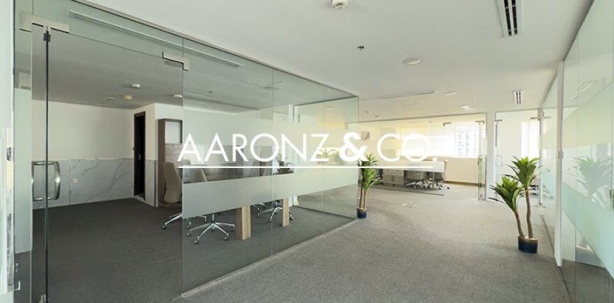 Office in Business Bay, Dubai 95 sq.m. № 94552