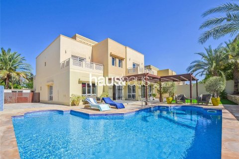 Villa à Meadows, Dubai, 6 chambres, 458 m², № 45046 - photo 1