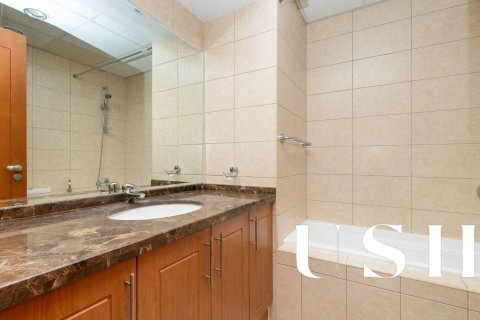 Apartment in Jumeirah Lake Towers, Dubai 2 bedrooms, 190 sq.m. № 46851 - photo 25