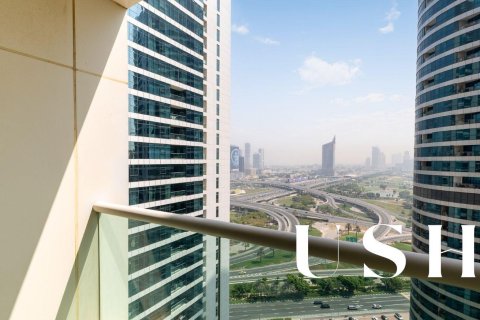 Apartment in Jumeirah Lake Towers, Dubai 2 bedrooms, 190 sq.m. № 46851 - photo 15