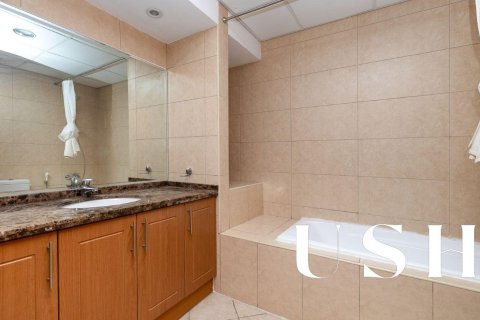 Apartment in Jumeirah Lake Towers, Dubai 2 bedrooms, 190 sq.m. № 46851 - photo 9